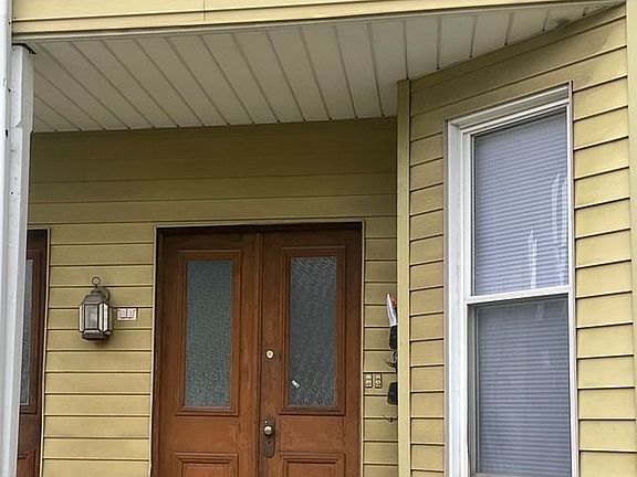 2nd image of 219-221 N Pine St #1B-1BA