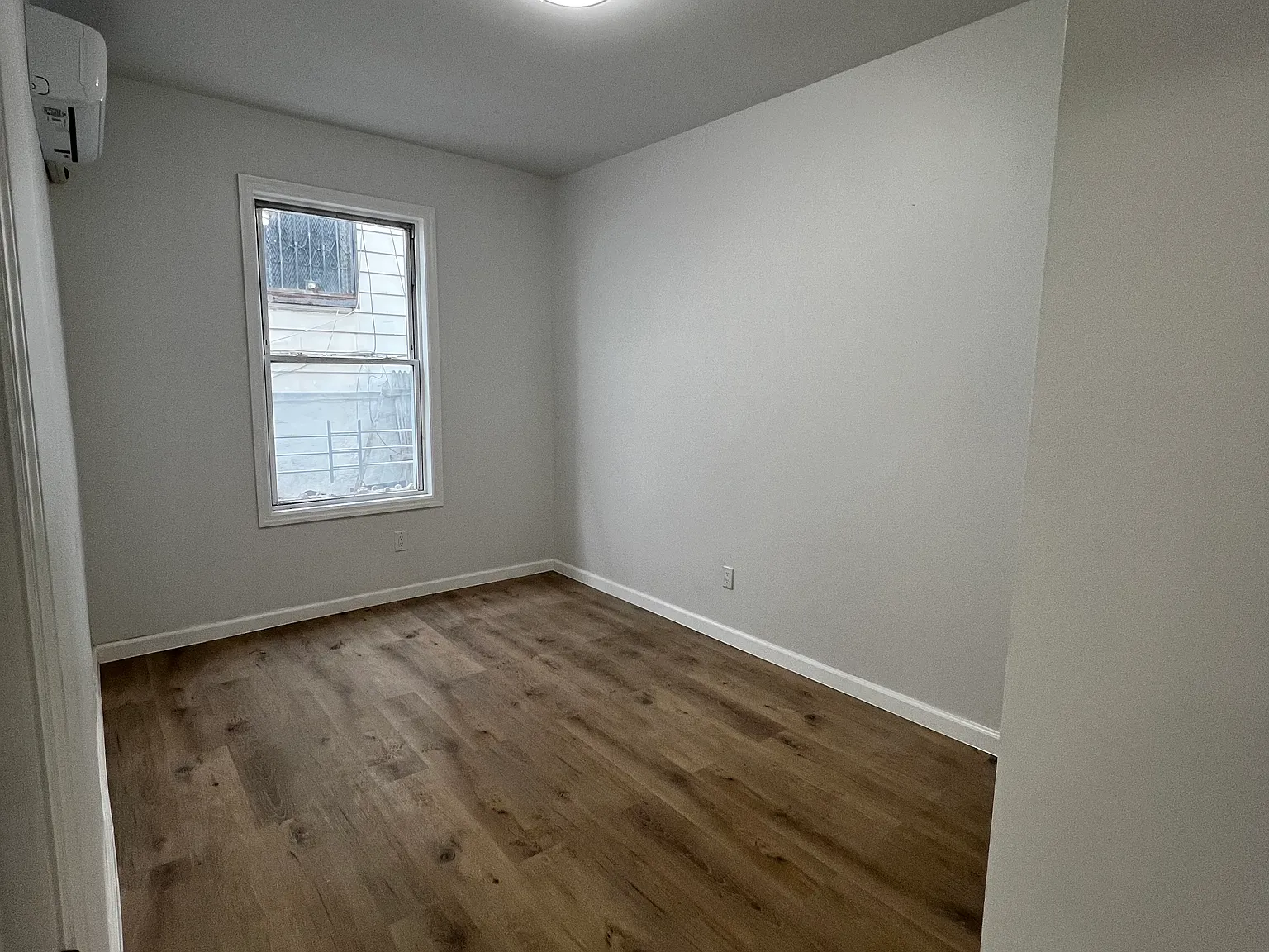 3 bed, 800 sqft, $2,900 — Photo 4