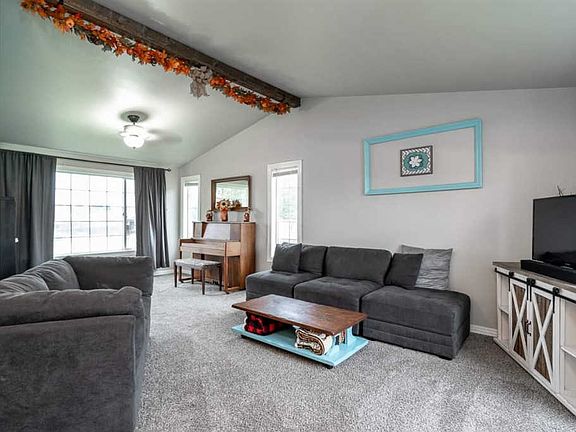 4th image of 3422 Lexington Way