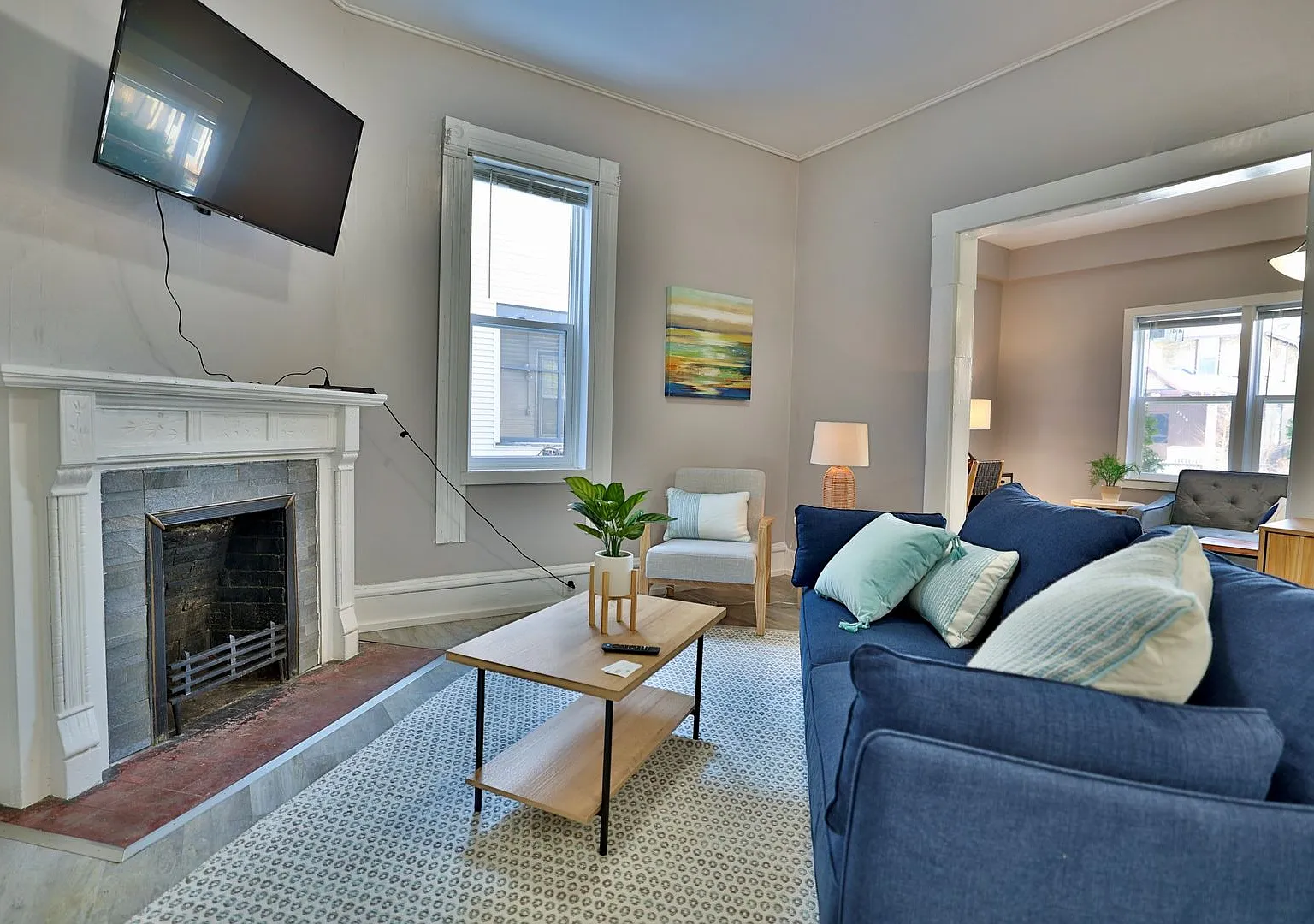 Lyndale Livings — Photo 1