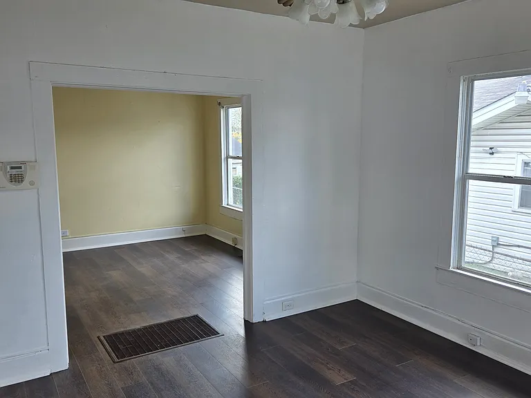 3741 7th Ave — Photo 2