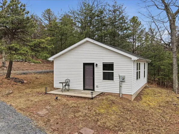 851 Peewee Ln, Hedgesville, WV 25427