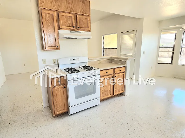 2263 Taos Ct — Photo 10