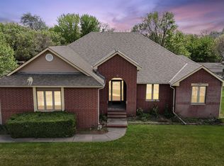 14101 E Lakeview Ct, Wichita, KS 67230
