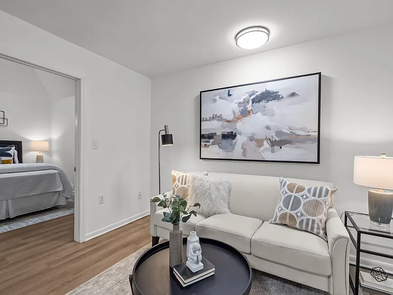 The Kenton Apartments — Photo 9