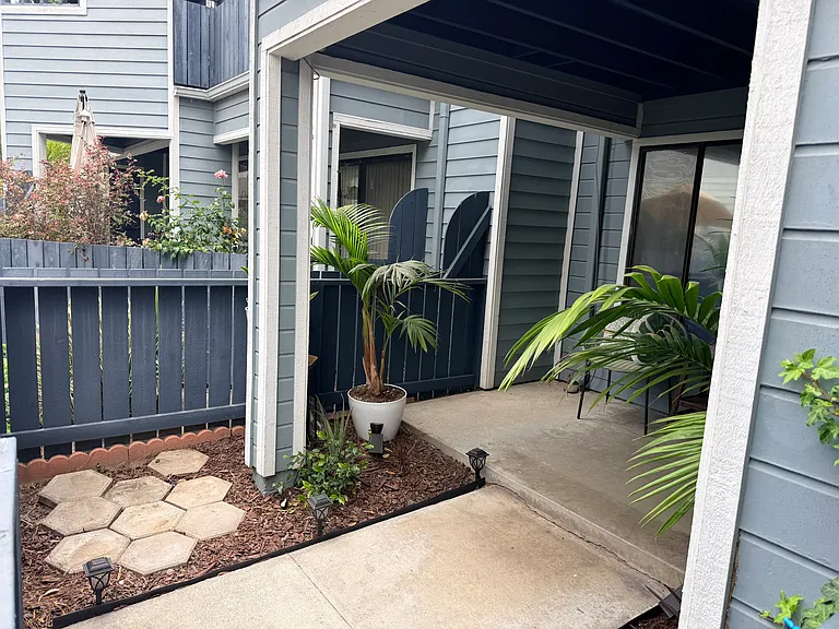 7334 Quill Dr — Photo 18