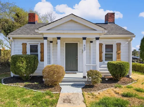 903 Park St, Altavista, VA 24517