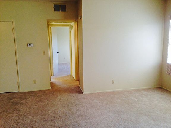 4th image of 15516 Nordhoff St Unit 203