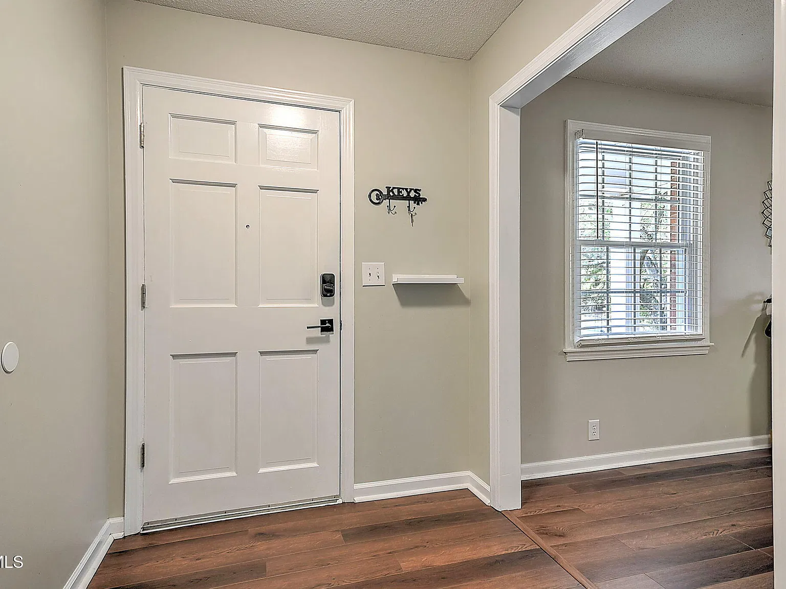 4 bed, 3.0 bath, 3480 sqft, $2,900 — Photo 4