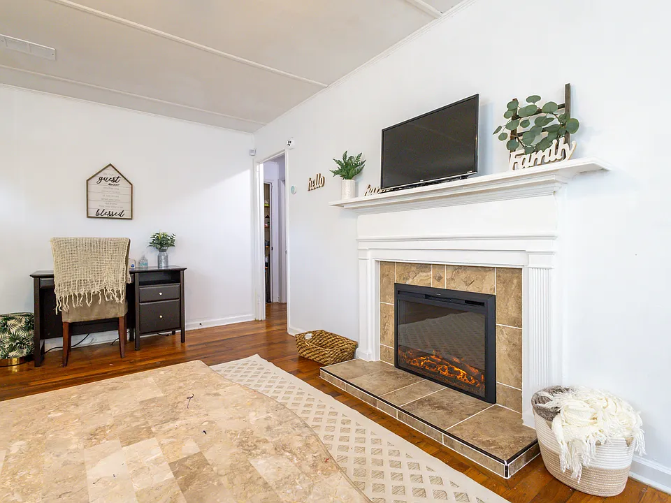 120 Vinson Dr