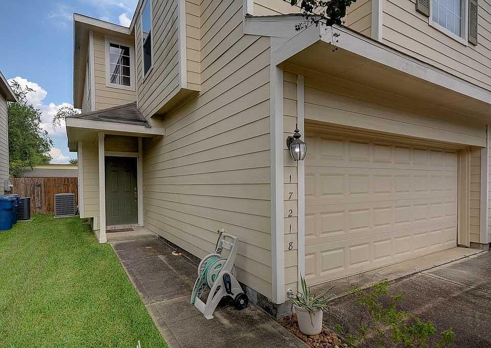 1st image of 17218 Oakwood Chase Dr