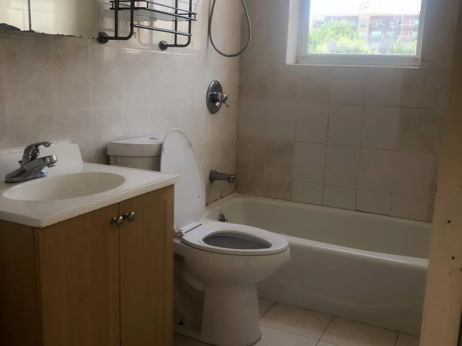 2 bed, 700 sqft, $2,200 — Photo 4