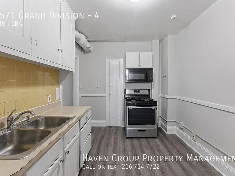 9571 Grand Division Ave #4 — Photo 4