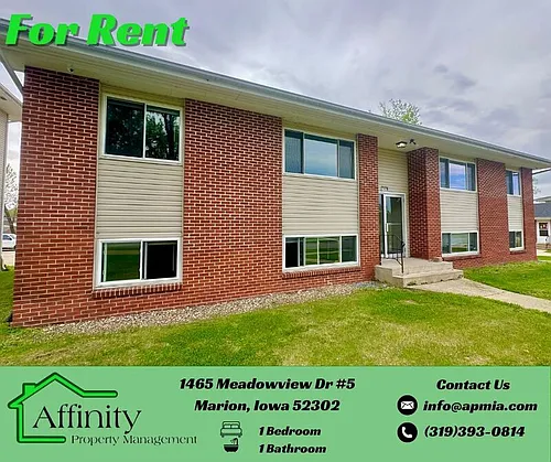 1465 Meadowview Dr Photo 1