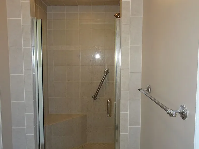 302 Riverside Dr — Photo 20