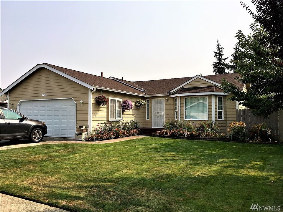 1st image of 1202 35th Ct SE