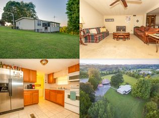 1933 N Charles G Seivers Blvd, Clinton, TN 37716