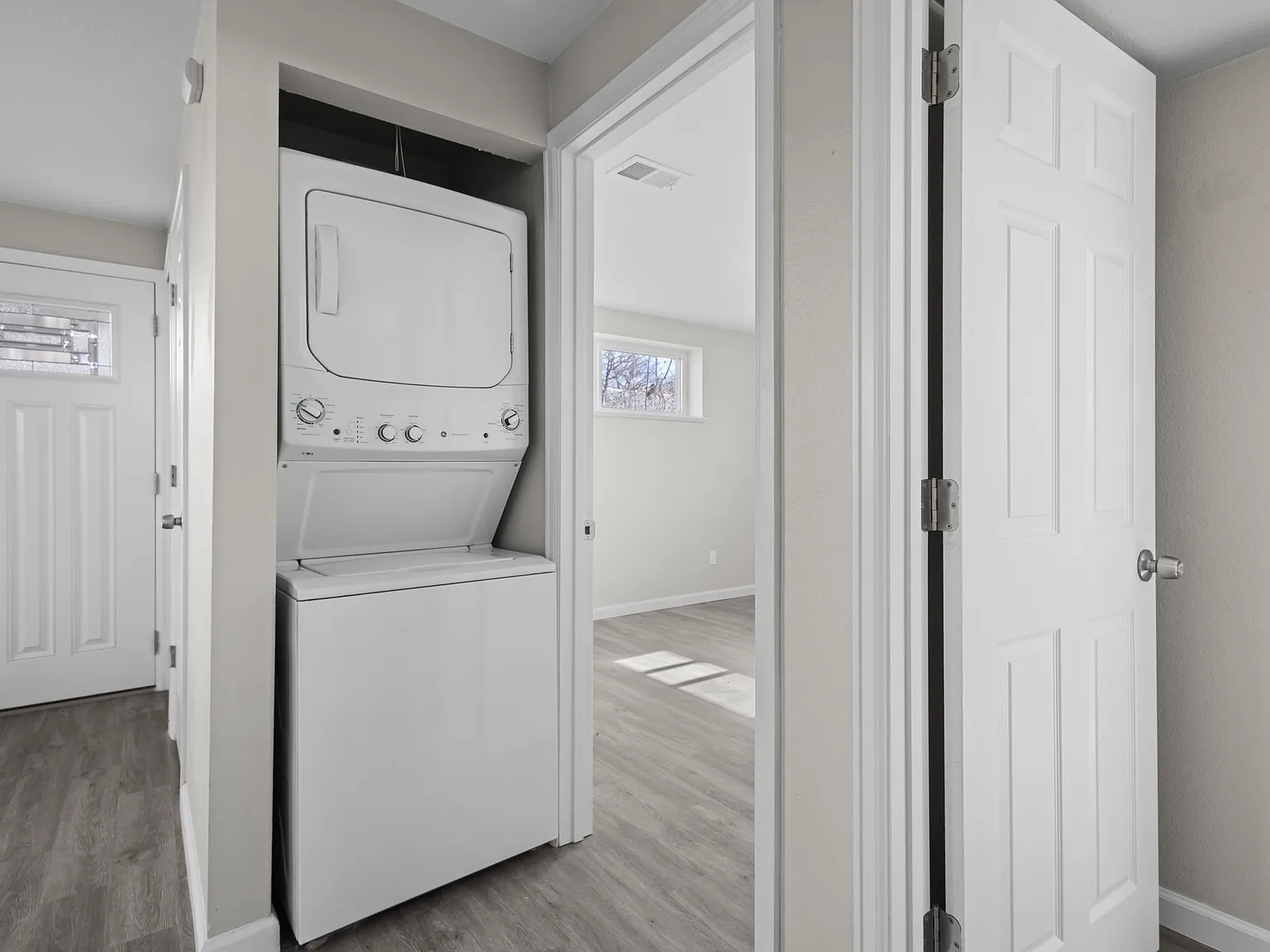 2BR 1BA 768 sq. ft. Multifamily — Photo 4