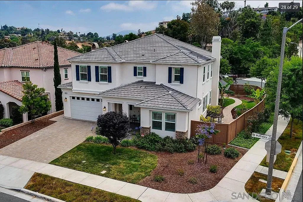 5 bed, 3290 sqft, $8,000 — Photo 2