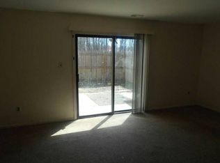 2 Buckthorn Ct, Deptford, NJ 08096