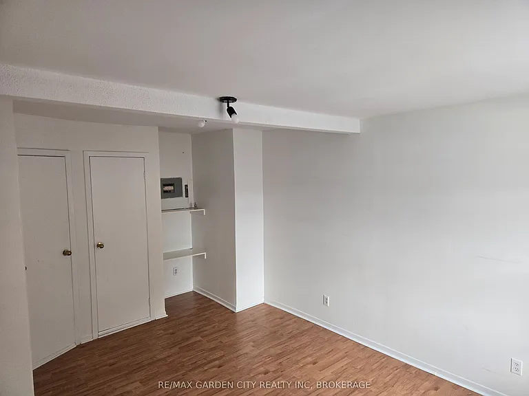 5126 Victoria Ave #6 — Photo 11