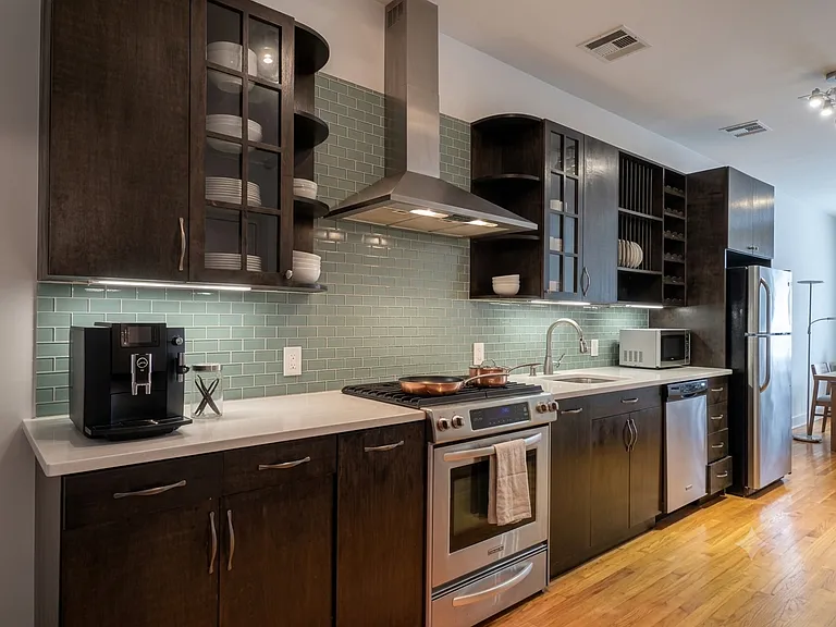 764 Hart St #2R — Photo 1
