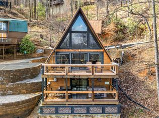 1508 Zurich Rd, Gatlinburg, TN 37738