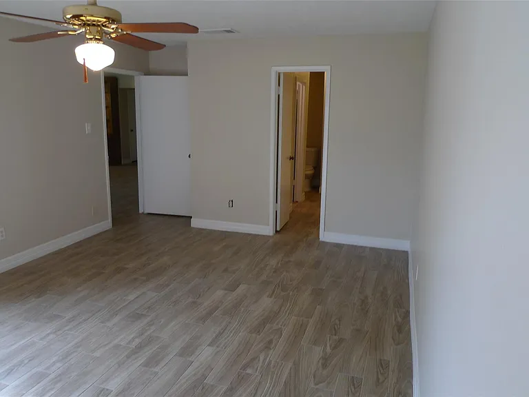 14223 Whitecross Dr — Photo 19