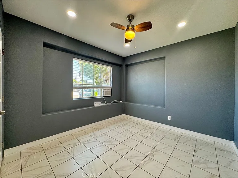 1211 N Siesta St — Photo 11