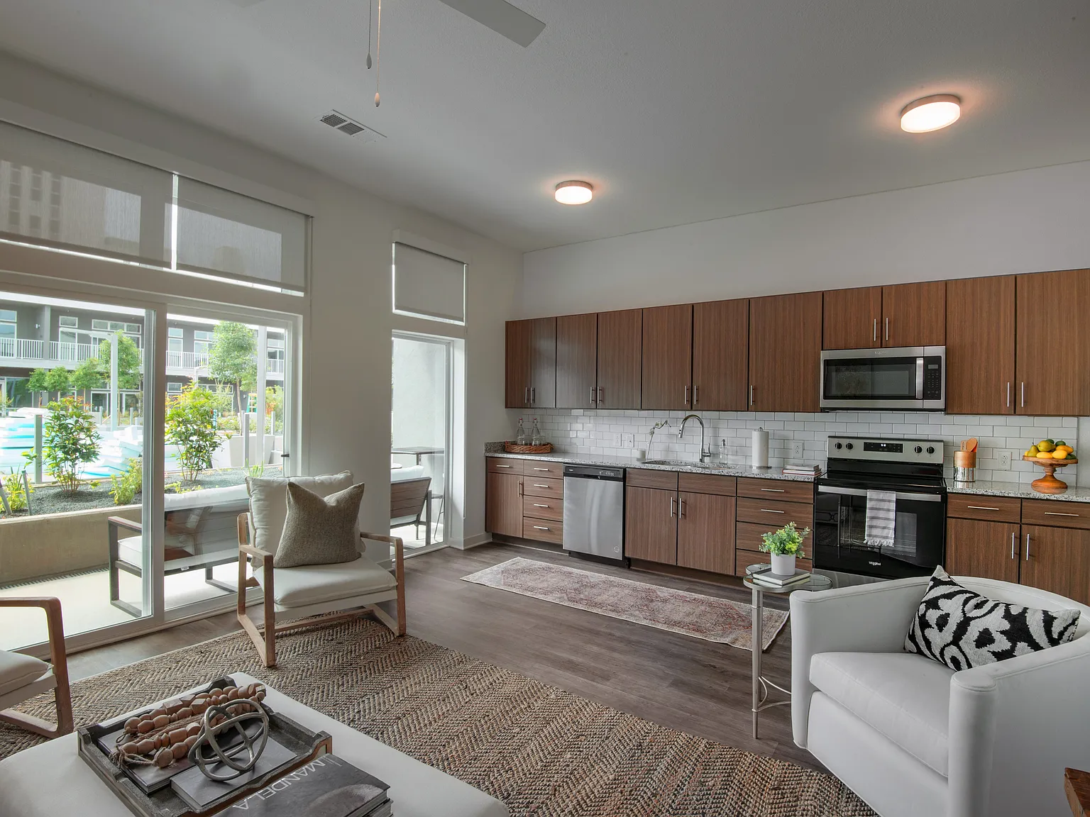 20 Midtown — Photo 4