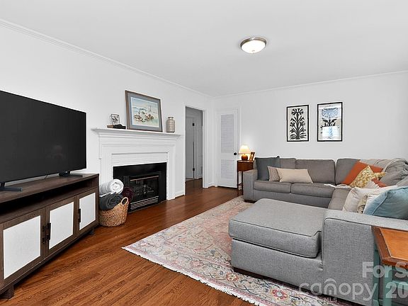 4th image of 741 Brockbank Rd