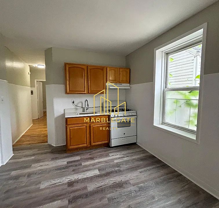 1st image of 76 N 9th St APT 11