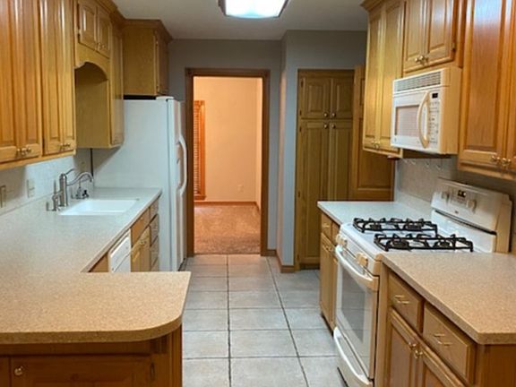 4th image of 2735 NW Denver Ave