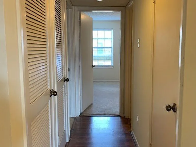 218 N Texas Blvd — Photo 31