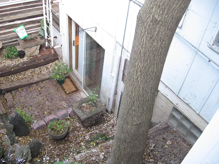 422 Brown St #15 — Photo 3