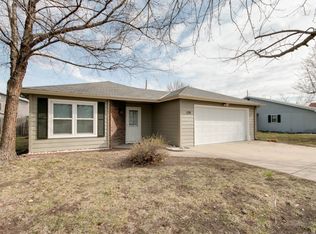 129 Parker Dr, Manhattan, KS 66502