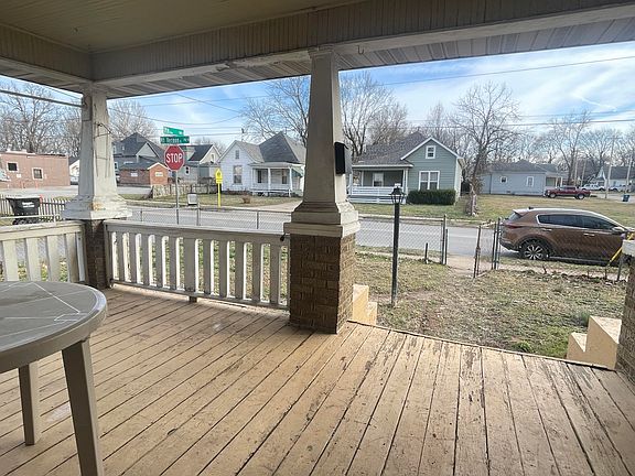 3rd image of 723 W Mount Vernon Street