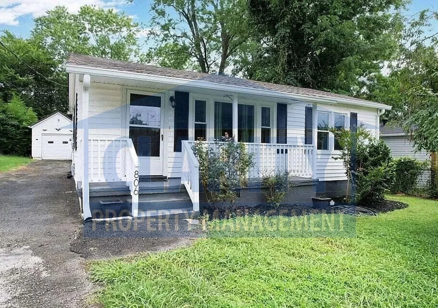 Beautiful four bedroom home in Downtown Cleveland! — Photo 2