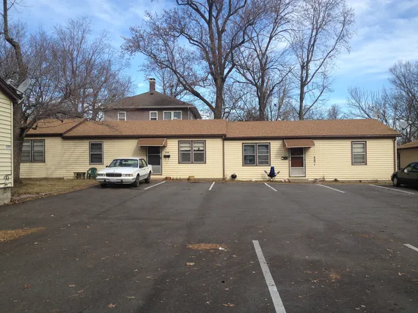 424 W Hickory St #A, Carbondale, IL 62901