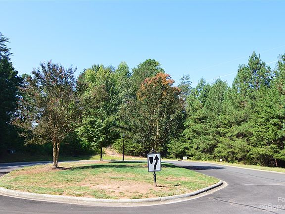 3rd image of 5035 Hermitage Ct #208