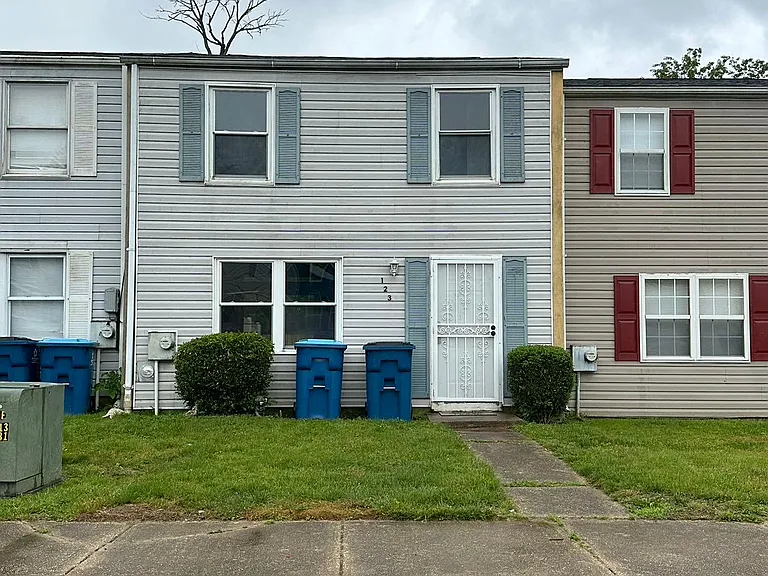 123 Gooseneck Ct — Photo 1