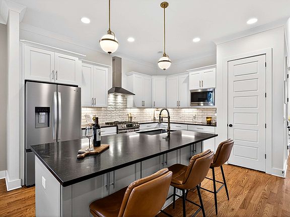 5th image of 557B Stevenson St
