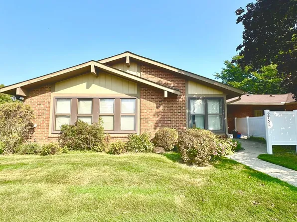 2751 Roundtree Dr, Troy, MI 48083