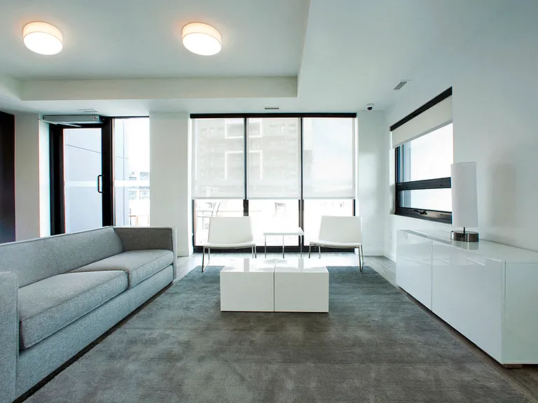 460 A Belmont Ave W #At 460b — Photo 43