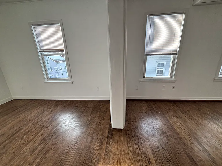 118 Locust St — Photo 8