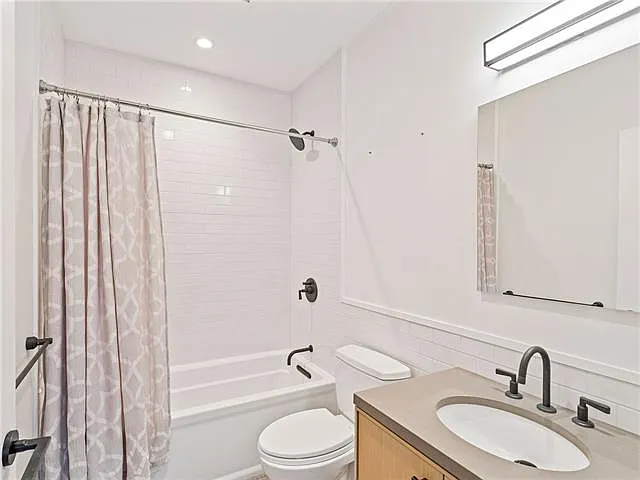 1001 Julia St #9B — Photo 16