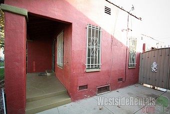 4th image of 6022 S Wilton Pl