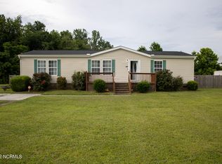 204 Buffy Ct, Richlands, NC 28574
