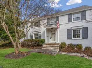17 Kenneth Rd, Montclair, NJ 07043