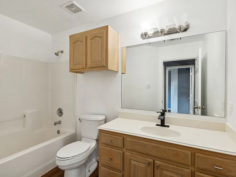 1502 Sharron Ct — Photo 7